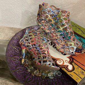 ZIGI soho Rhinestone Colorful Beaded open weave Sandal Style back zip heels 8.5